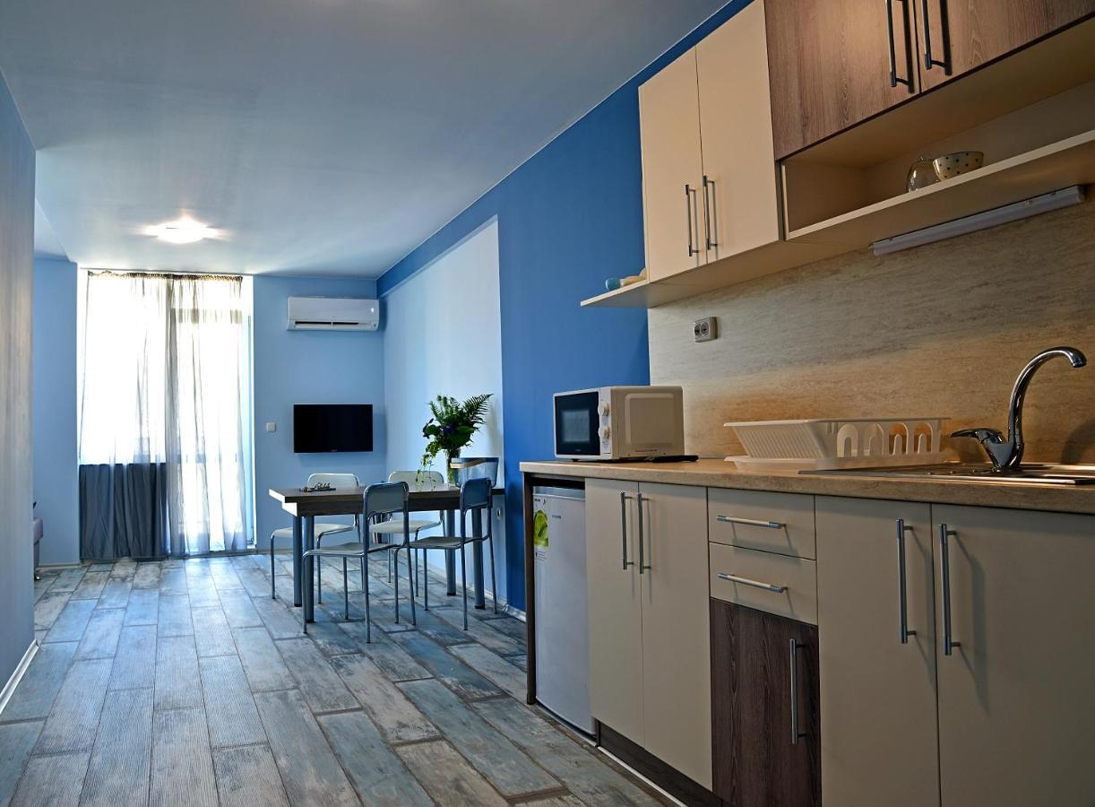 Visito Aparthouse 2*